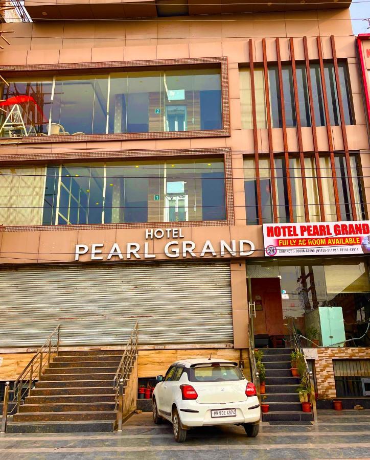 The Pearl Grand, Top Rated & Most Awarded Property In Chandigarh Hotell Zirakpur Exteriör bild